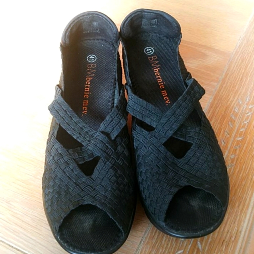 Bernie Mev black wedge sandal